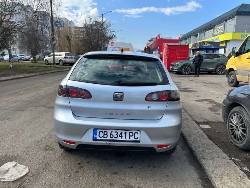 Seat Ibiza 1.4i 75кс, снимка 3 - Автомобили и джипове - 48907376