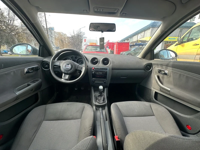 Seat Ibiza 1.4i 75кс, снимка 6 - Автомобили и джипове - 48907376