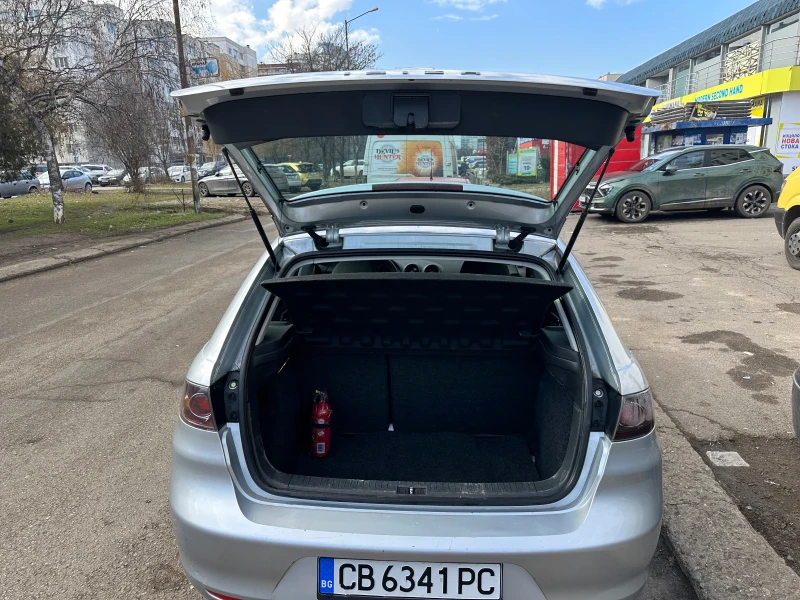 Seat Ibiza 1.4i 75кс, снимка 8 - Автомобили и джипове - 48907376