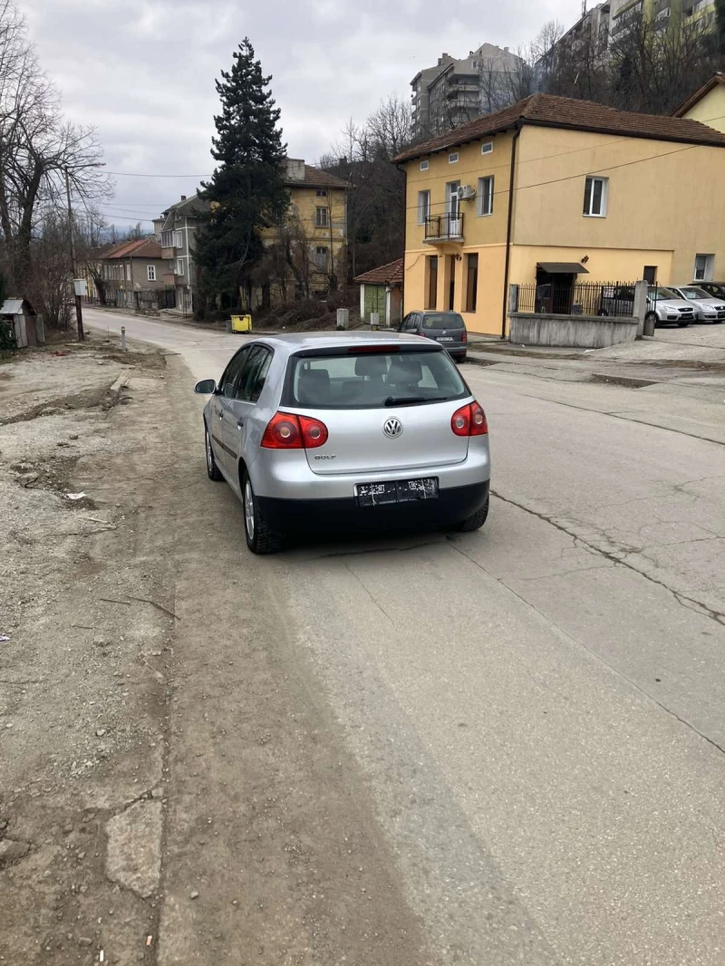 VW Golf 5, снимка 6 - Автомобили и джипове - 49051337