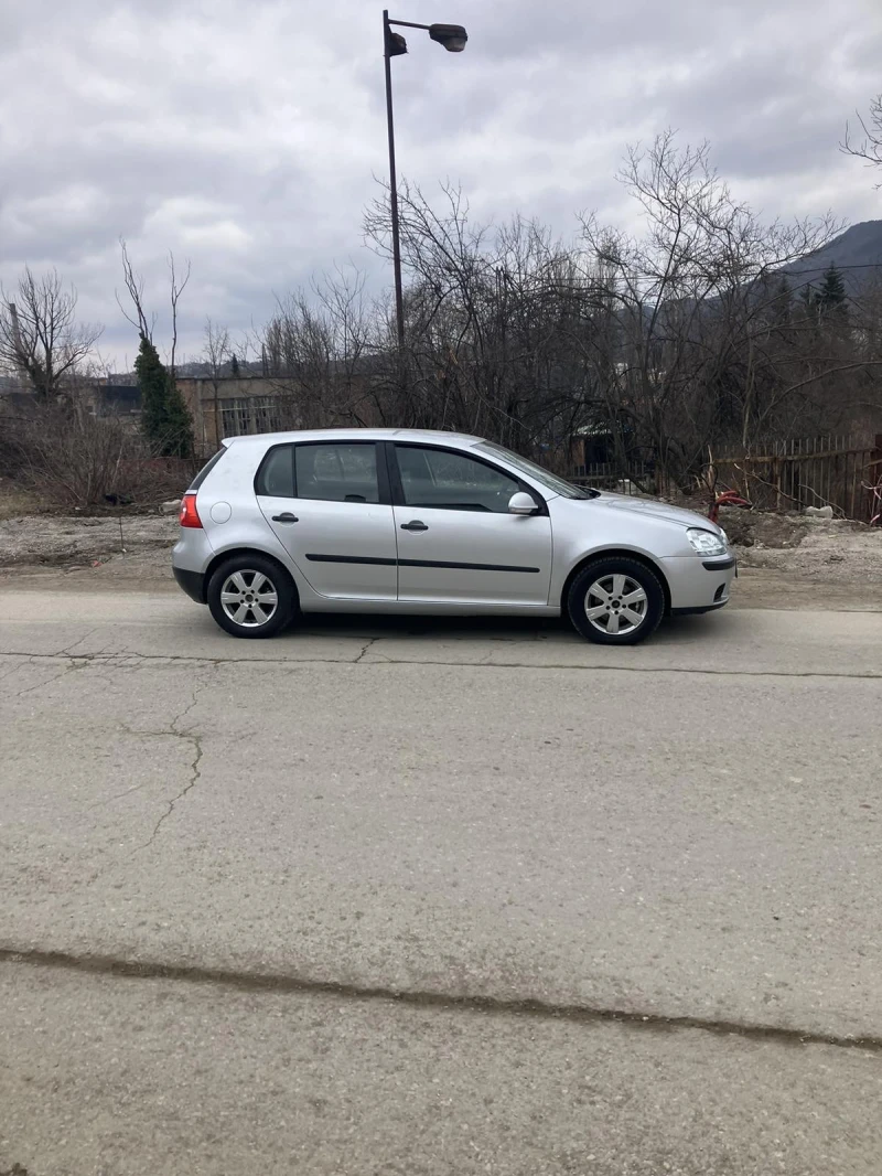 VW Golf 5, снимка 3 - Автомобили и джипове - 49051337