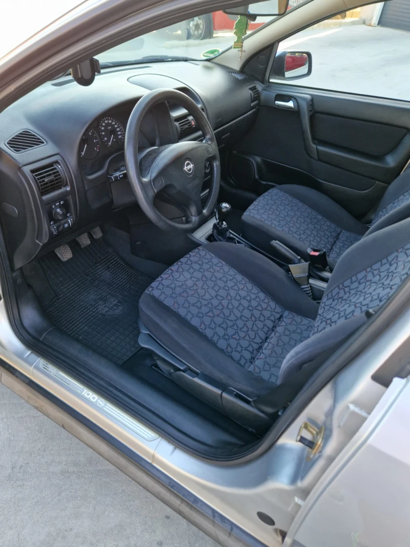 Opel Astra 1.6, снимка 7 - Автомобили и джипове - 51896192