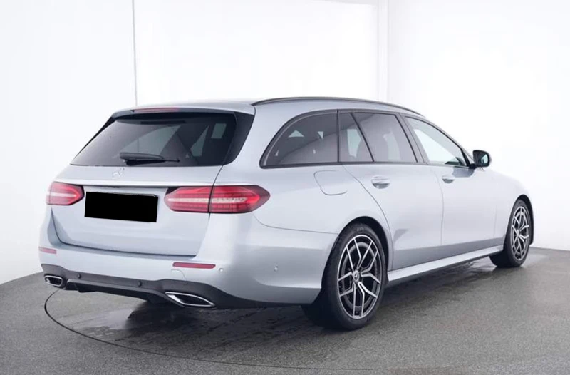 Mercedes-Benz E 220 T d AMG+ NIGHT+ NAVI+ AMBIENTE, снимка 2 - Автомобили и джипове - 51935595