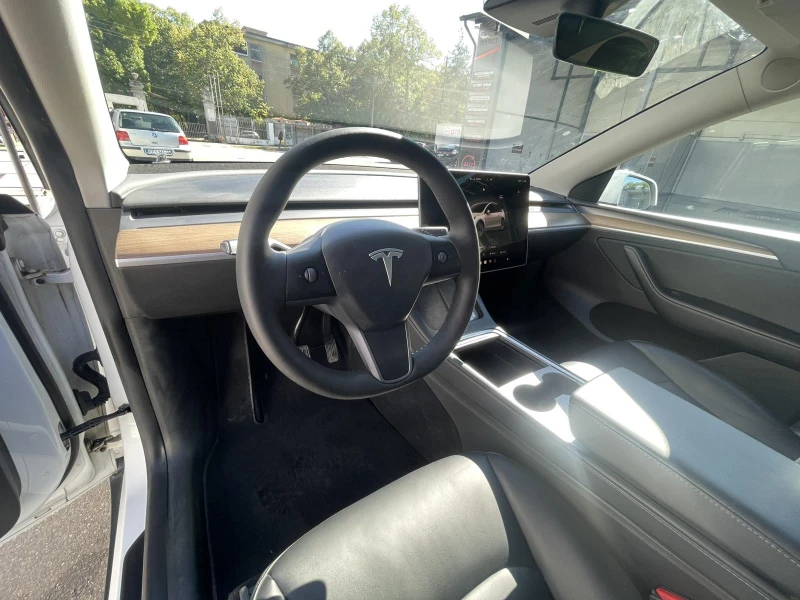 Tesla Model Y Long Range 4x4, снимка 8 - Автомобили и джипове - 52418710