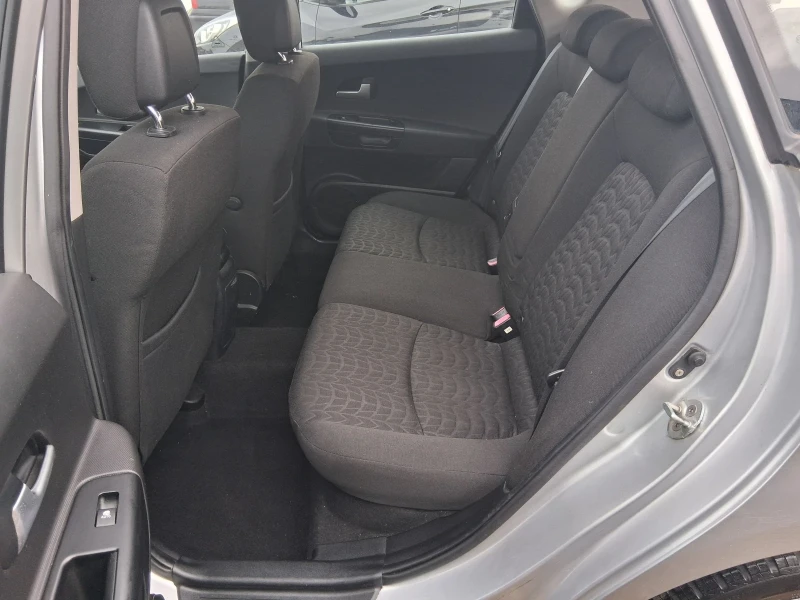 Kia Ceed 2.0 СПОРТ като нова , снимка 8 - Автомобили и джипове - 52659994