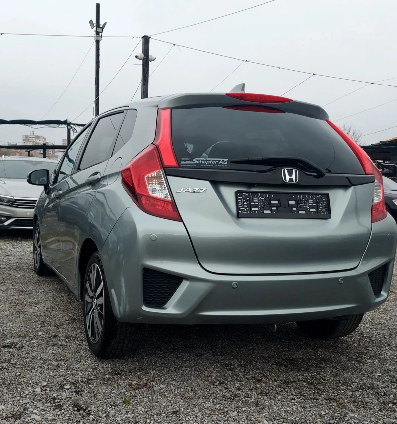 Honda Jazz Exclusive 1.3/102кс/Автомат/Нави/Камера.Start-Stop, снимка 6 - Автомобили и джипове - 52540666