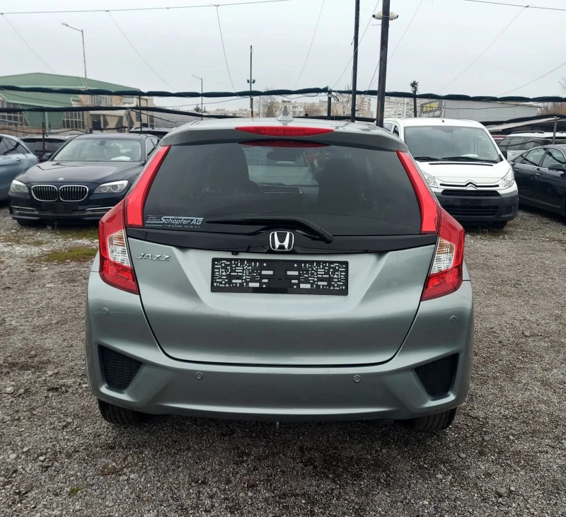 Honda Jazz Exclusive 1.3/102кс/Автомат/Нави/Камера.Start-Stop, снимка 4 - Автомобили и джипове - 52540666