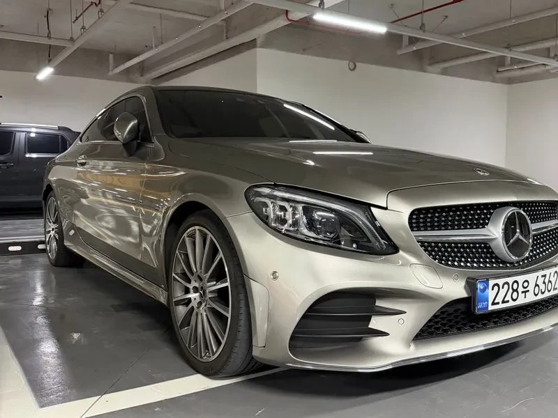 Mercedes-Benz C 200 Coupe, снимка 5 - Автомобили и джипове - 55311041