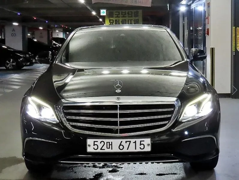 Mercedes-Benz E 300 4MATIC - САМО 30% АВАНС, снимка 3 - Автомобили и джипове - 56266489