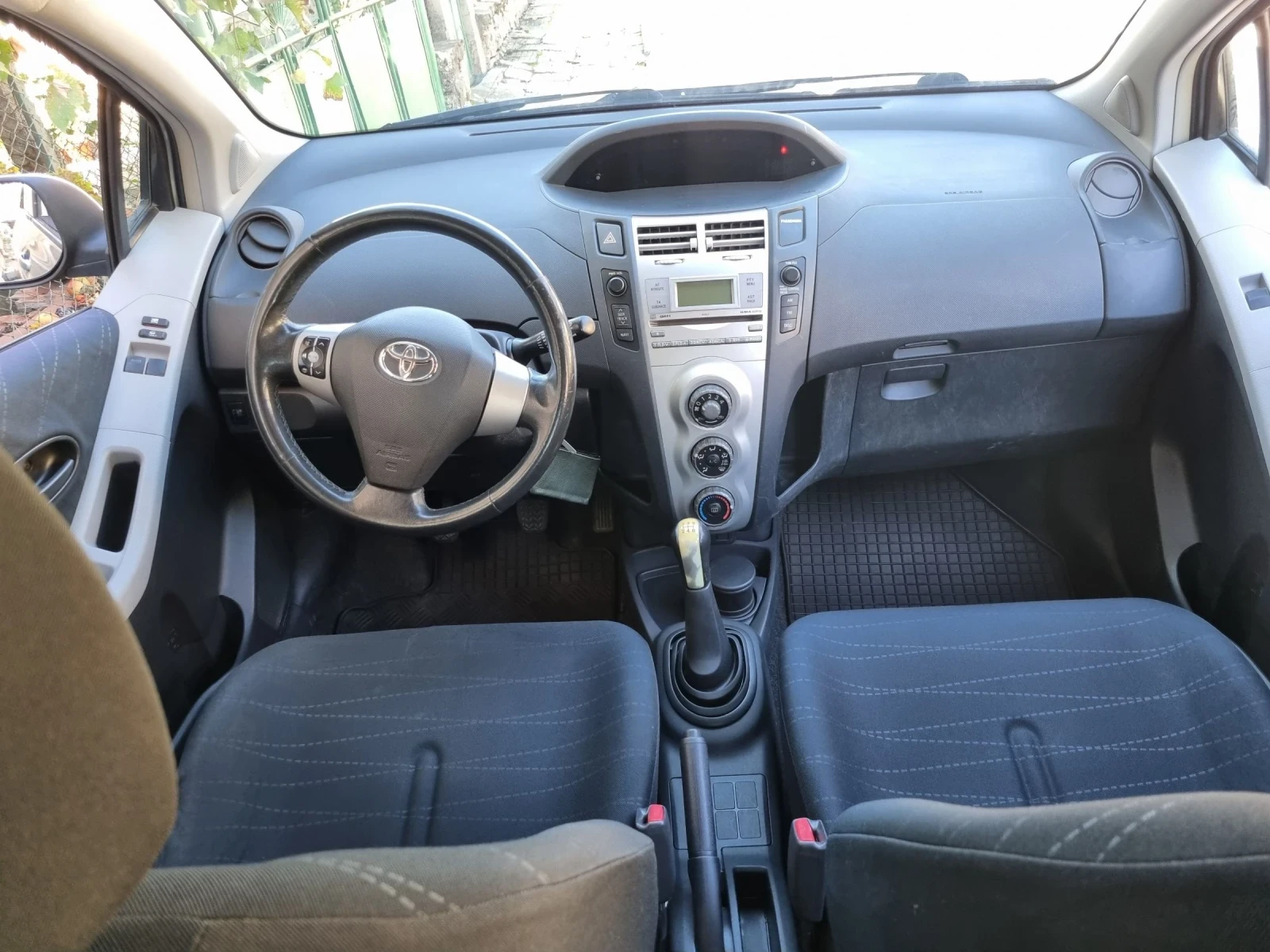 Toyota Yaris 1.4 D4d 90к.с. - изображение 8