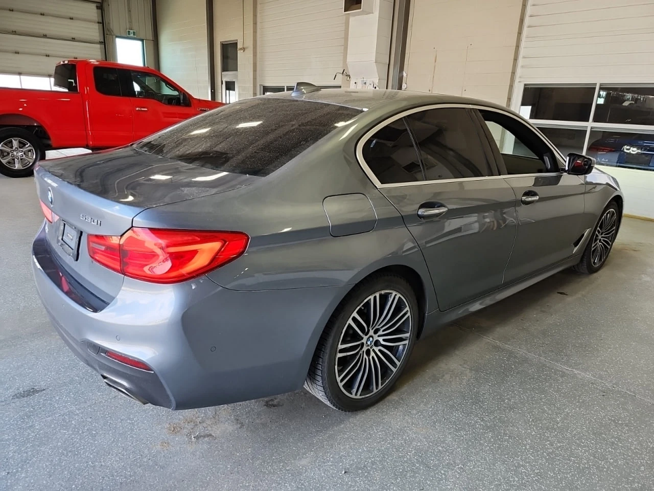 BMW 530 * CARFAX * АВТО КРЕДИТ * ЦЕНА ДО БГ! - изображение 3