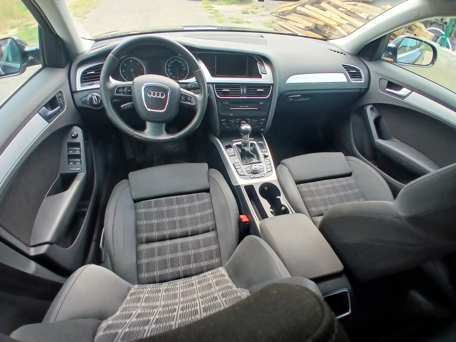 Audi A4 2.0TDI Facelift, снимка 7 - Автомобили и джипове - 51953528