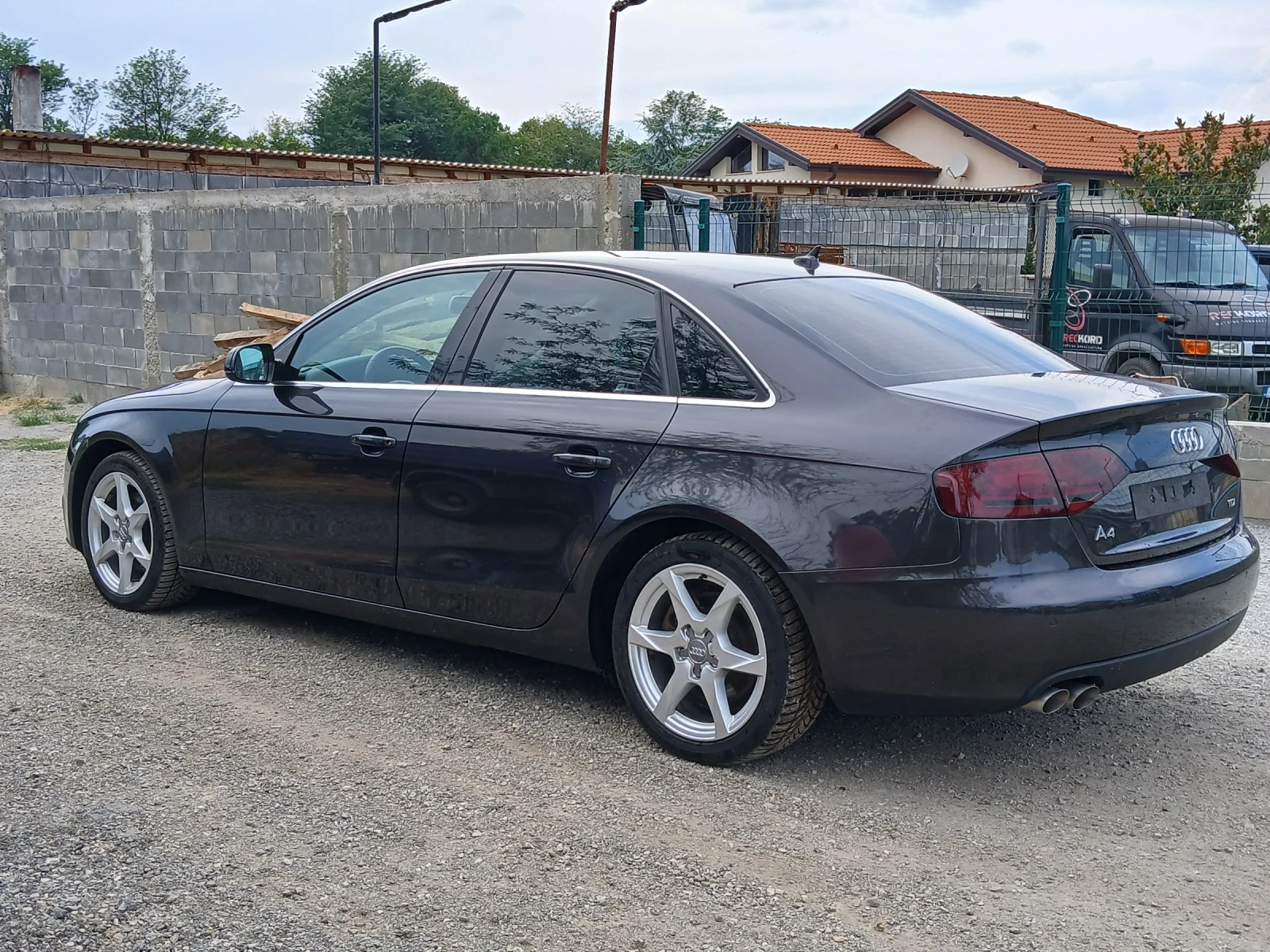 Audi A4 2.0TDI Facelift, снимка 4 - Автомобили и джипове - 51953528