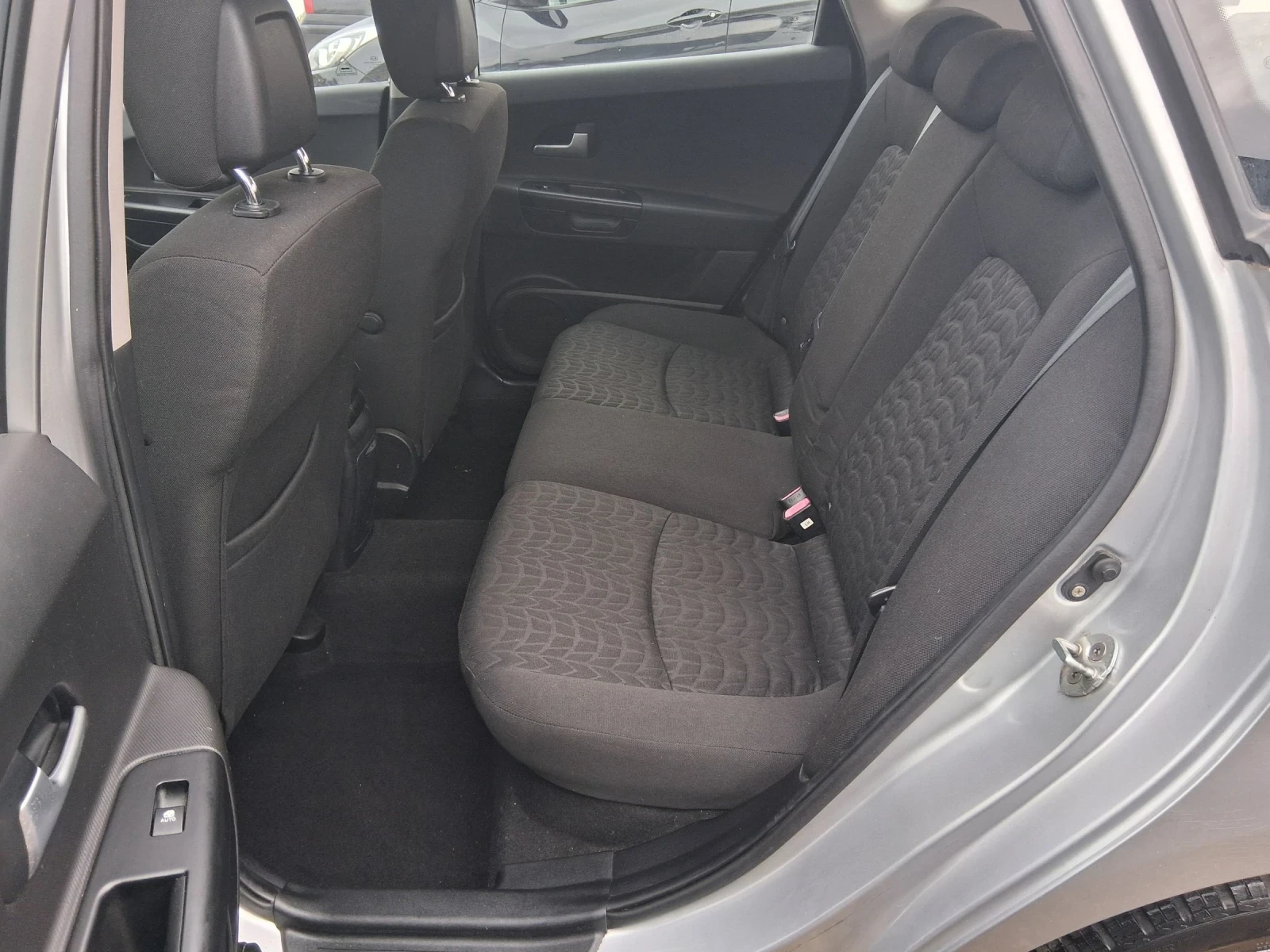 Kia Ceed 2.0 СПОРТ като нова  - изображение 8