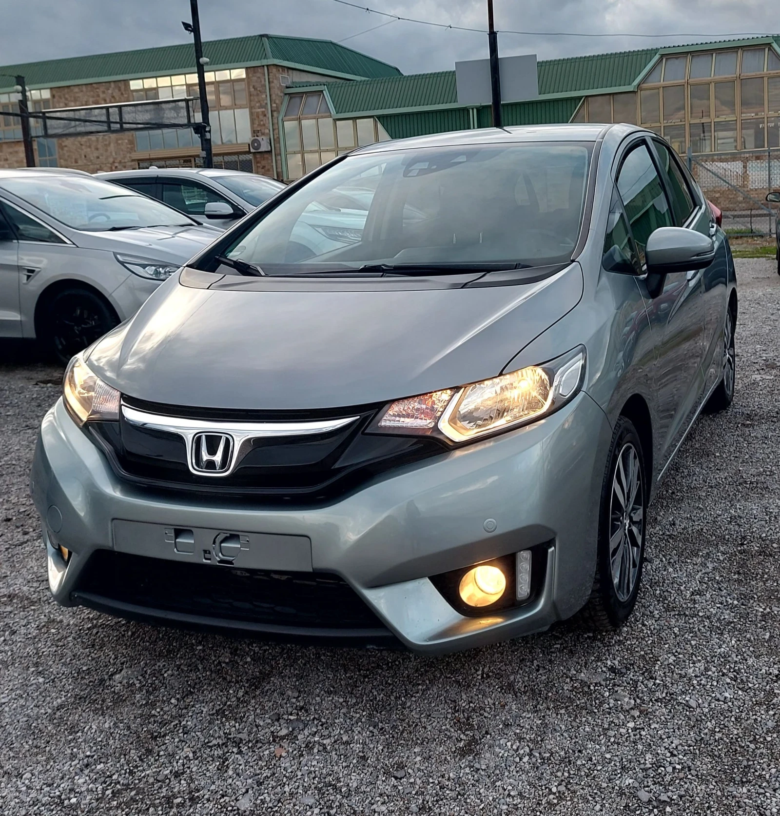 Honda Jazz Exclusive 1.3/102кс/Автомат/Нави/Камера.Start-Stop - изображение 3