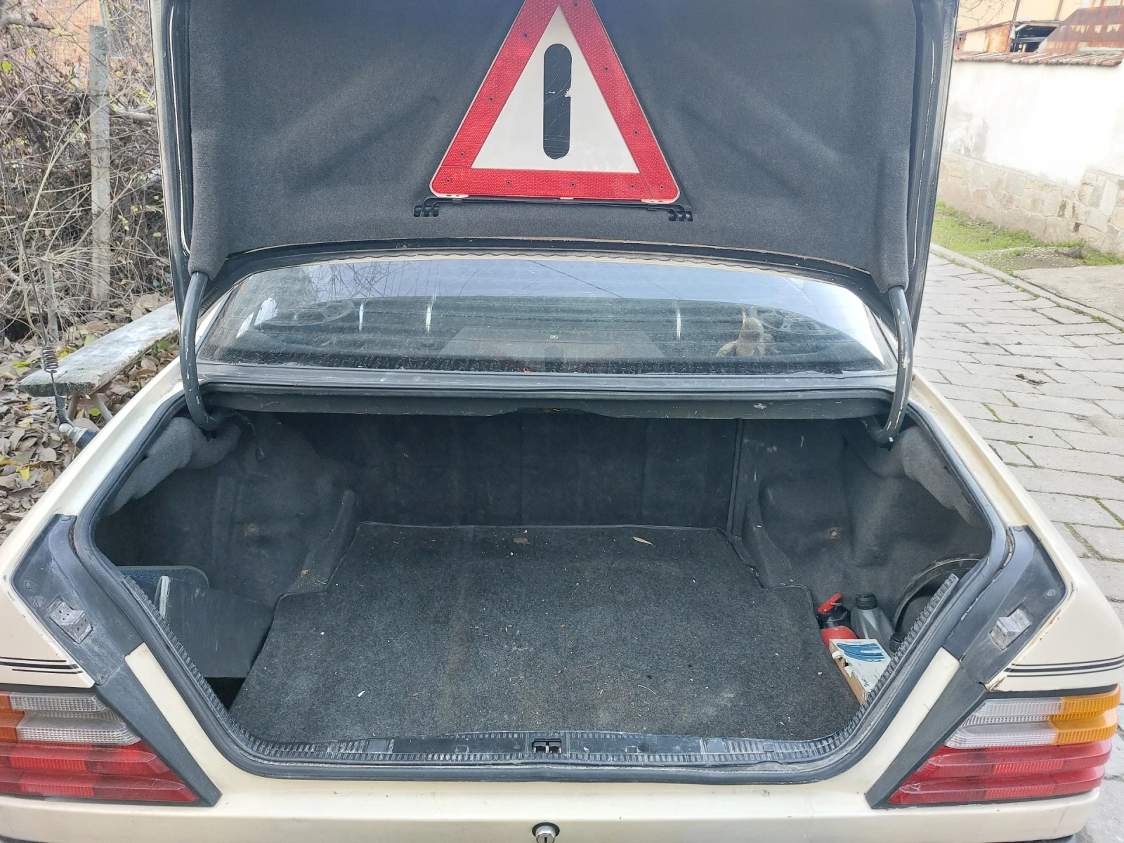 Mercedes-Benz 124  - изображение 9