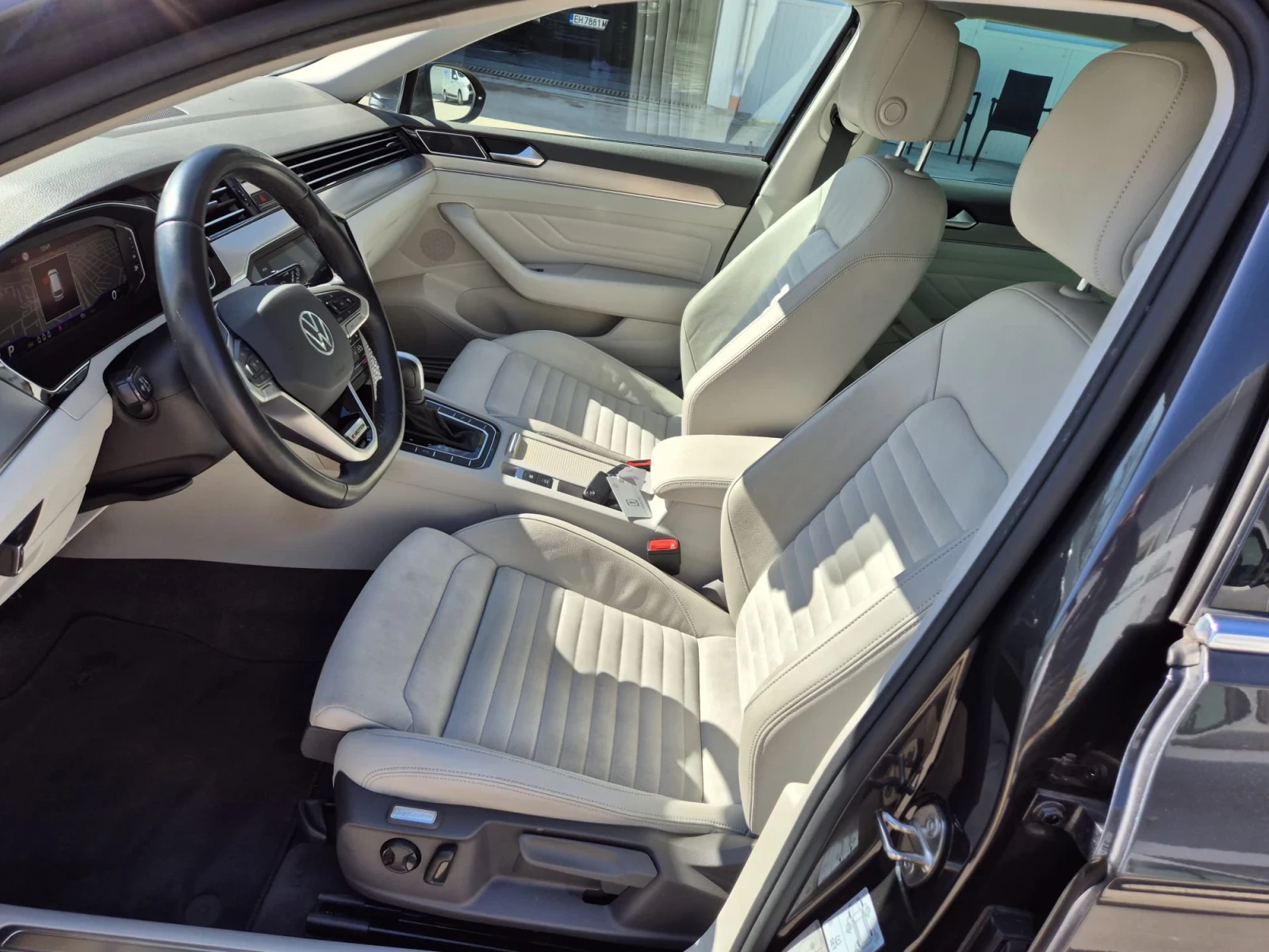 VW Passat Elegance, Digital, 4Motion, Сервизна История - изображение 6