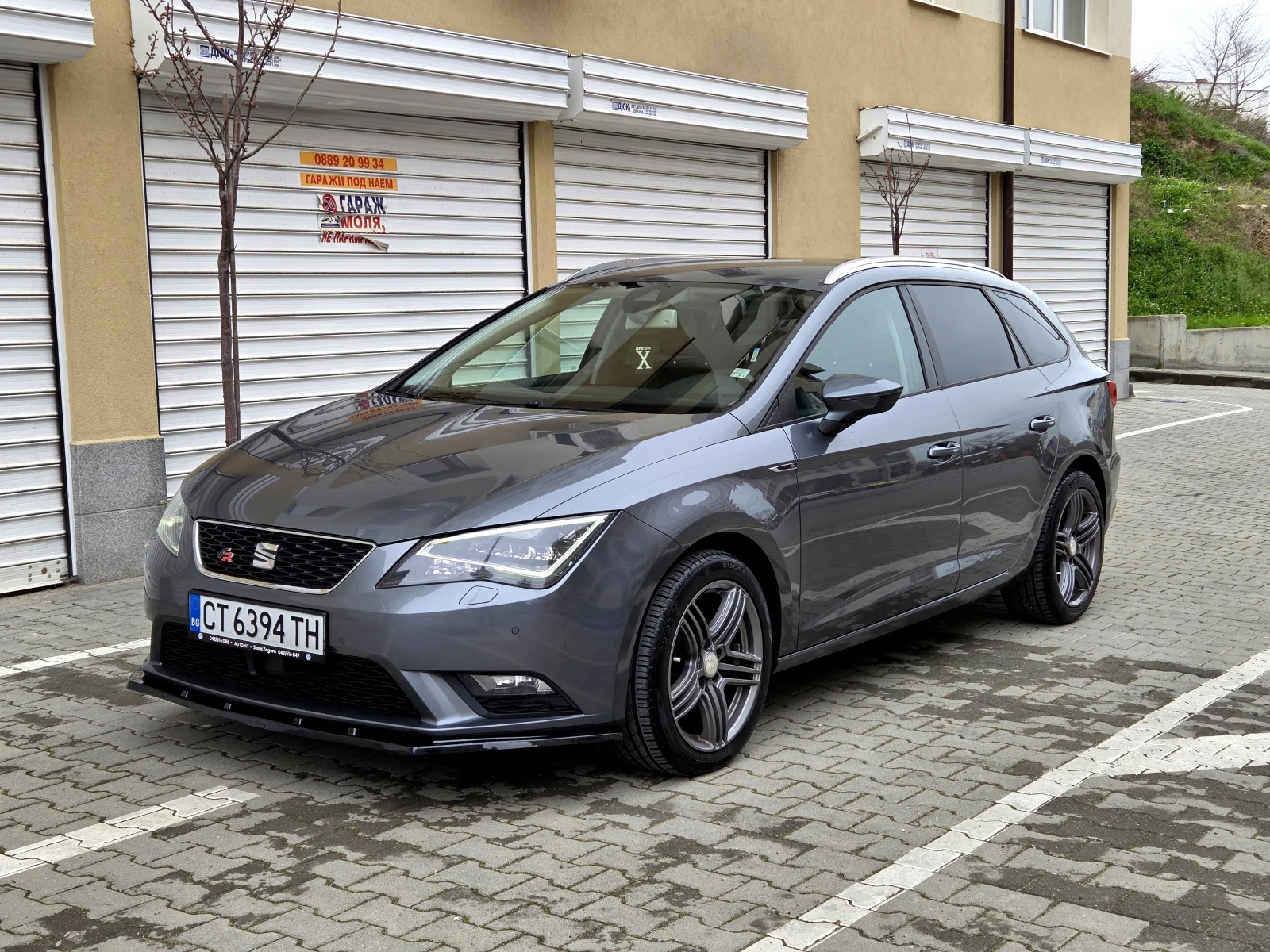 Seat Leon Seat Leon FR| DSG| Пълна сервизна история, снимка 2 - Автомобили и джипове - 54021960