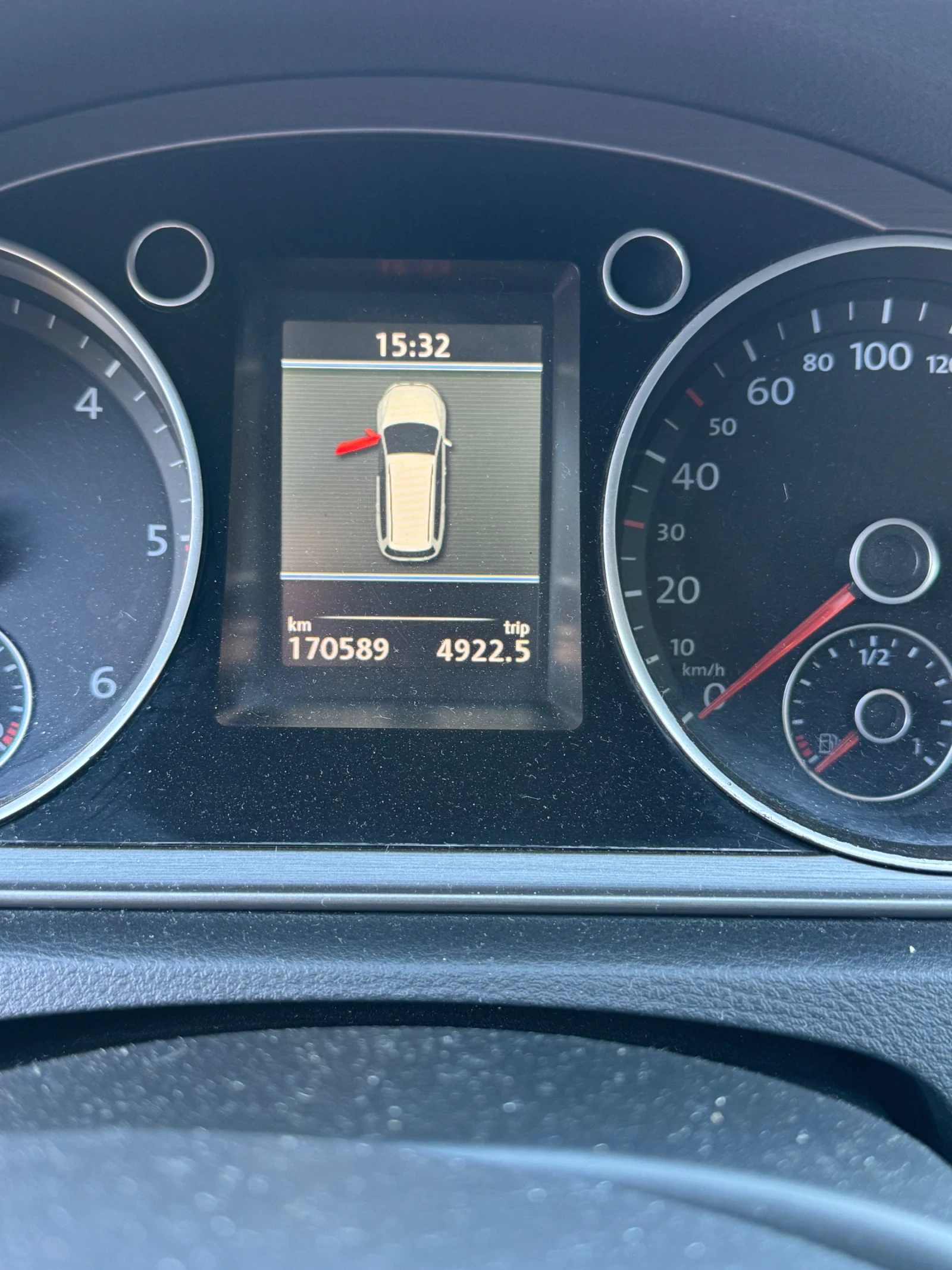 VW Passat Комби, снимка 11 - Автомобили и джипове - 54154449