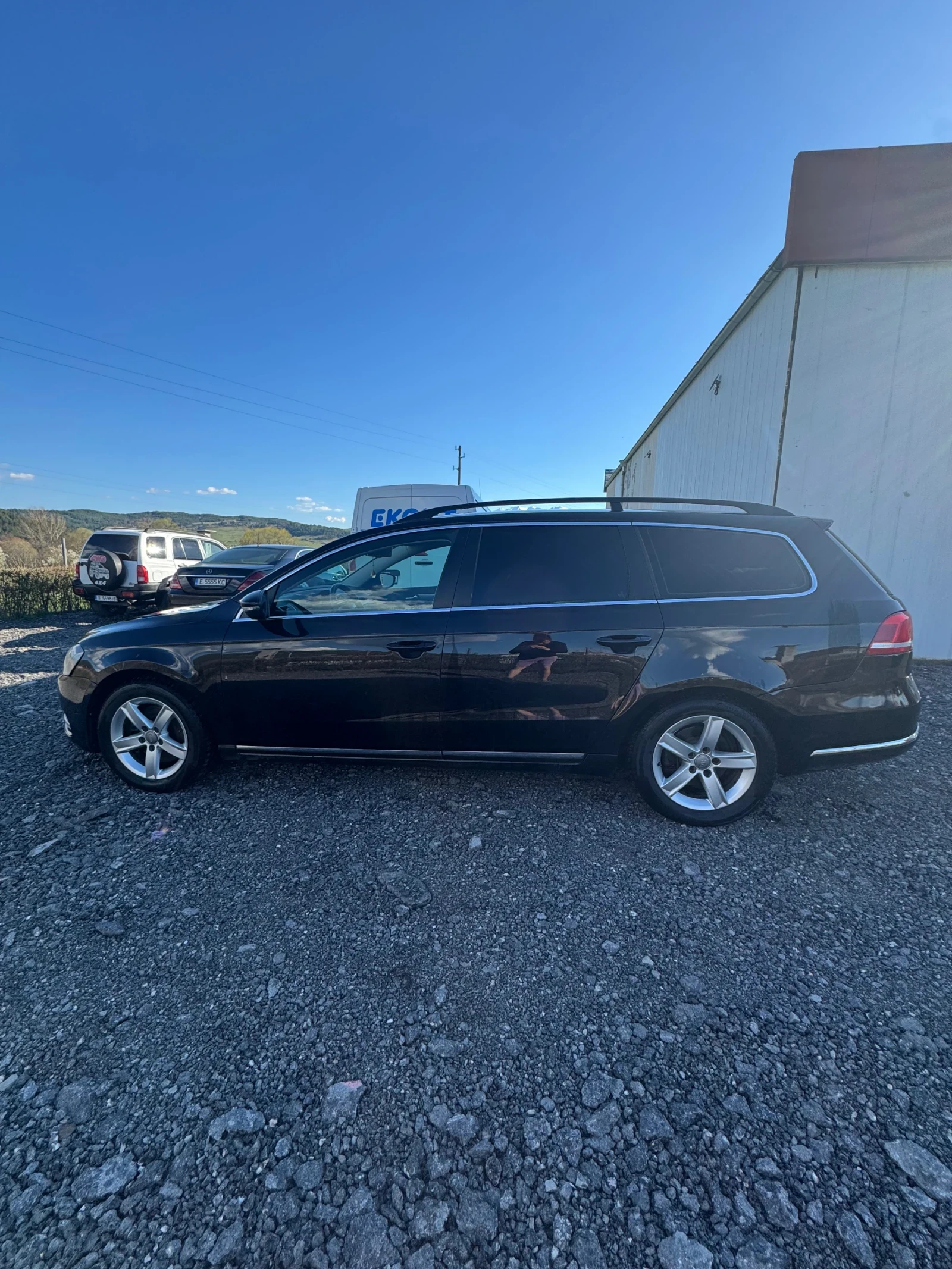 VW Passat Комби, снимка 3 - Автомобили и джипове - 54154449