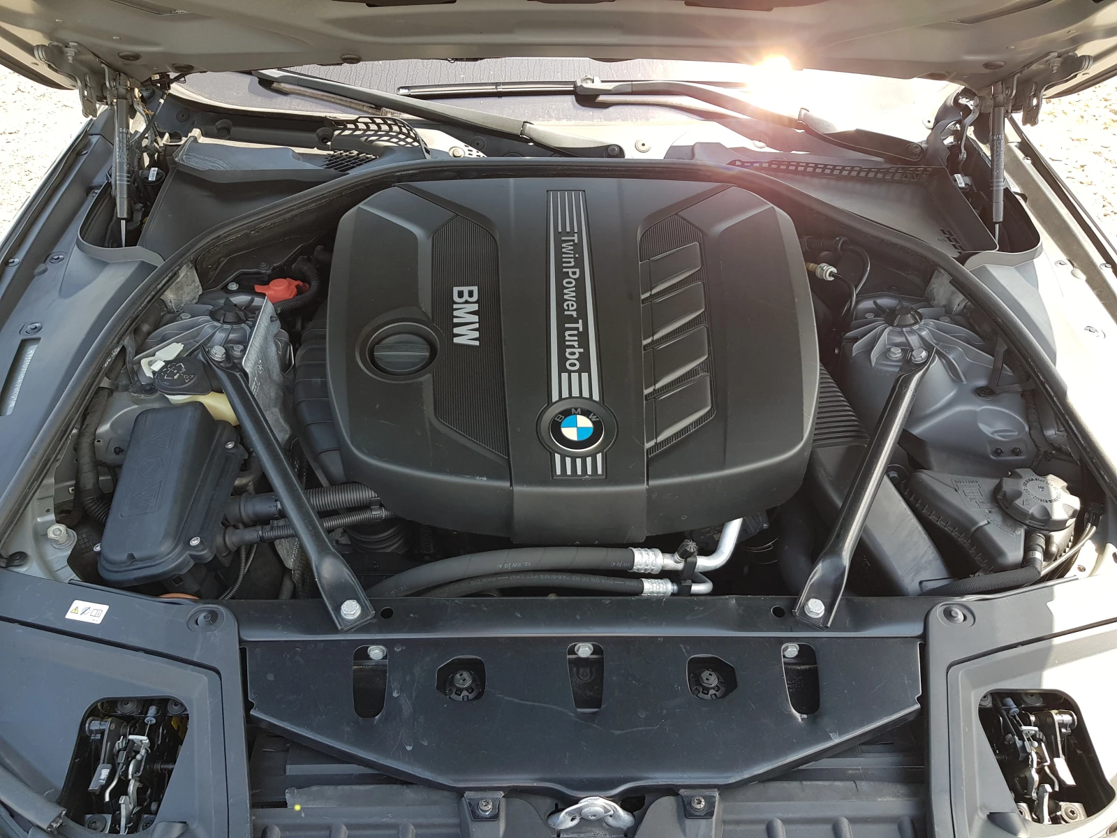 BMW 525 D XDRIVE, снимка 16 - Автомобили и джипове - 54563813