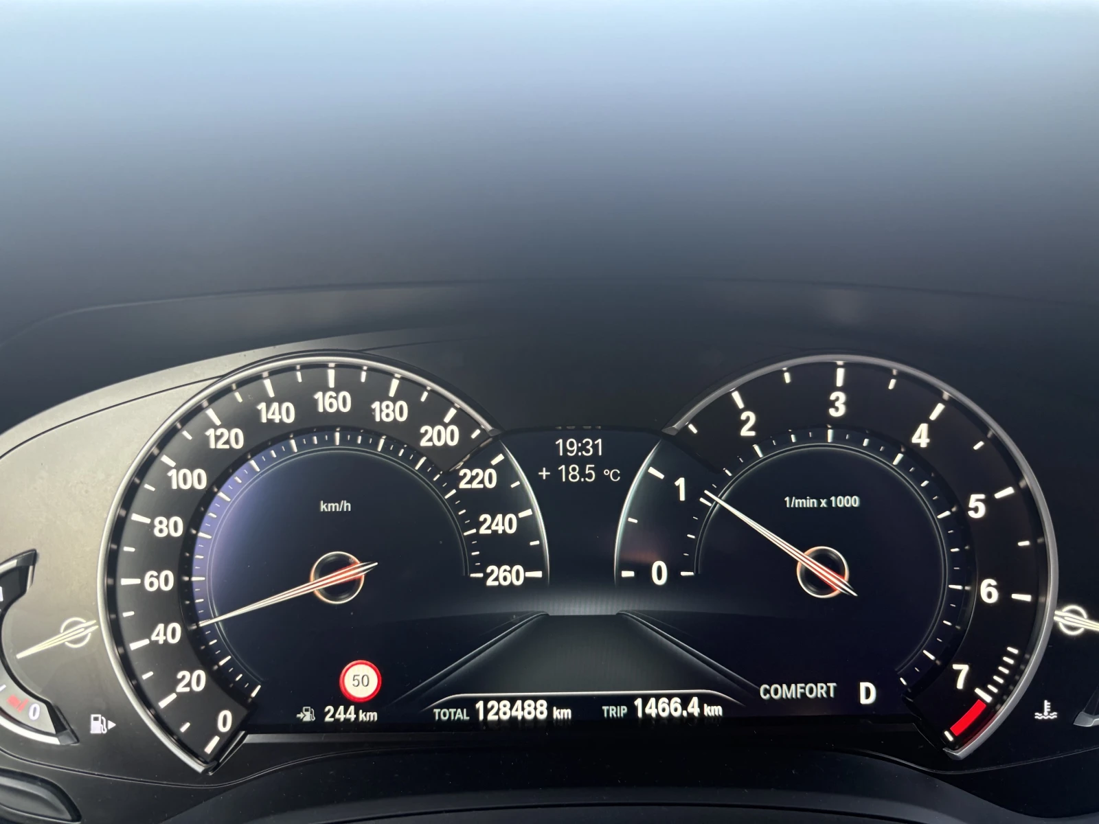 BMW 320 xDrive, снимка 10 - Автомобили и джипове - 55810943