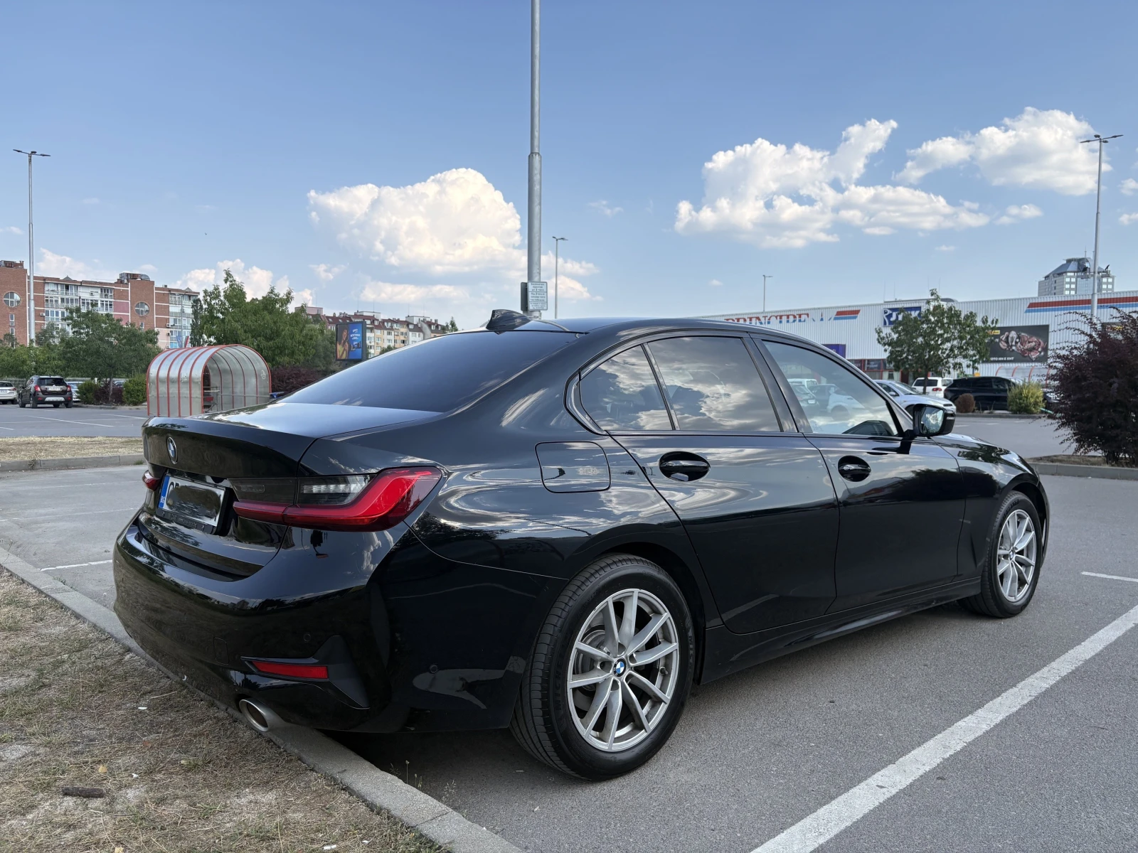BMW 320 xDrive, снимка 2 - Автомобили и джипове - 55810943