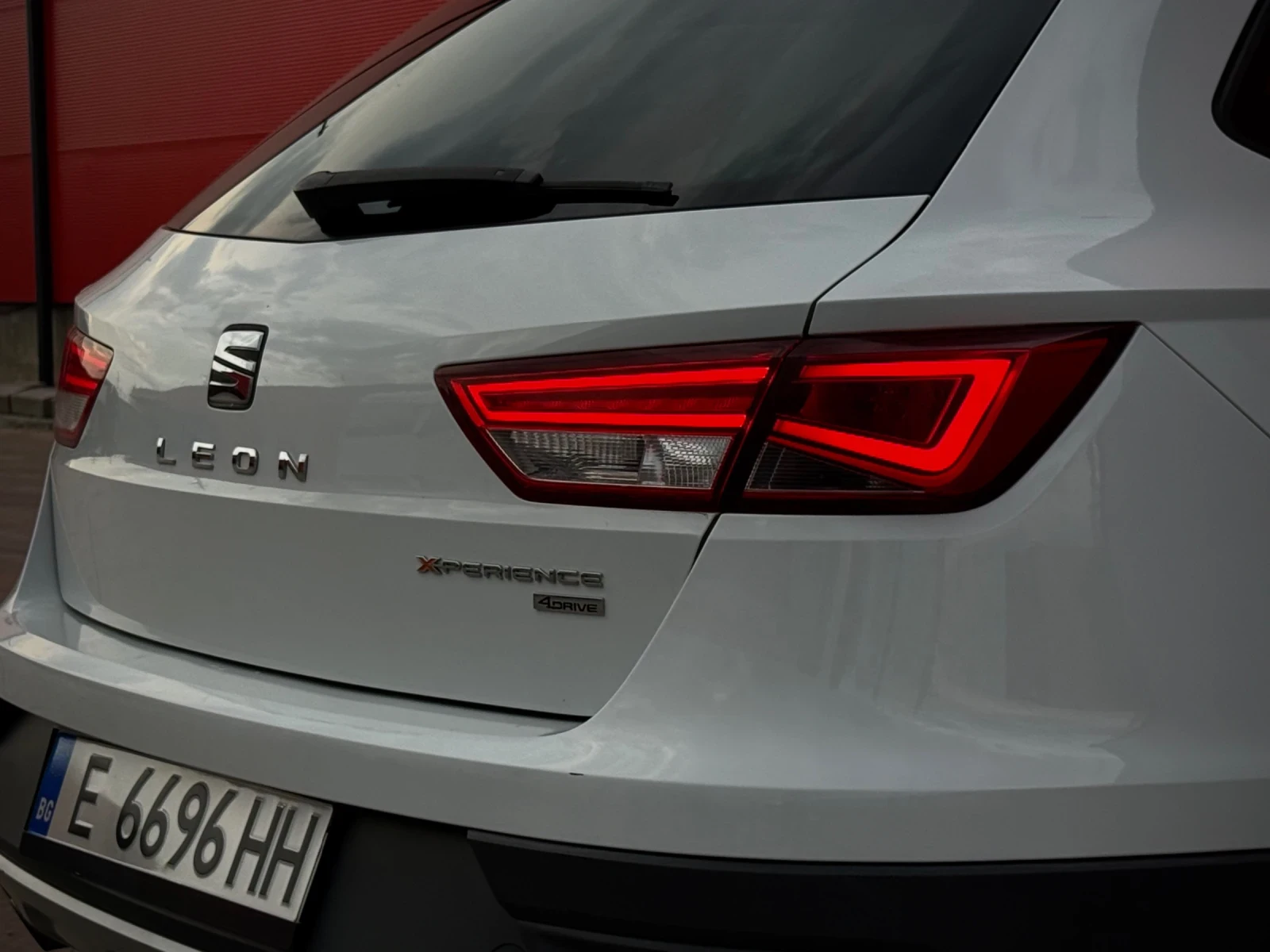 Seat Leon 2.0TDI DSG LED, снимка 8 - Автомобили и джипове - 54836742