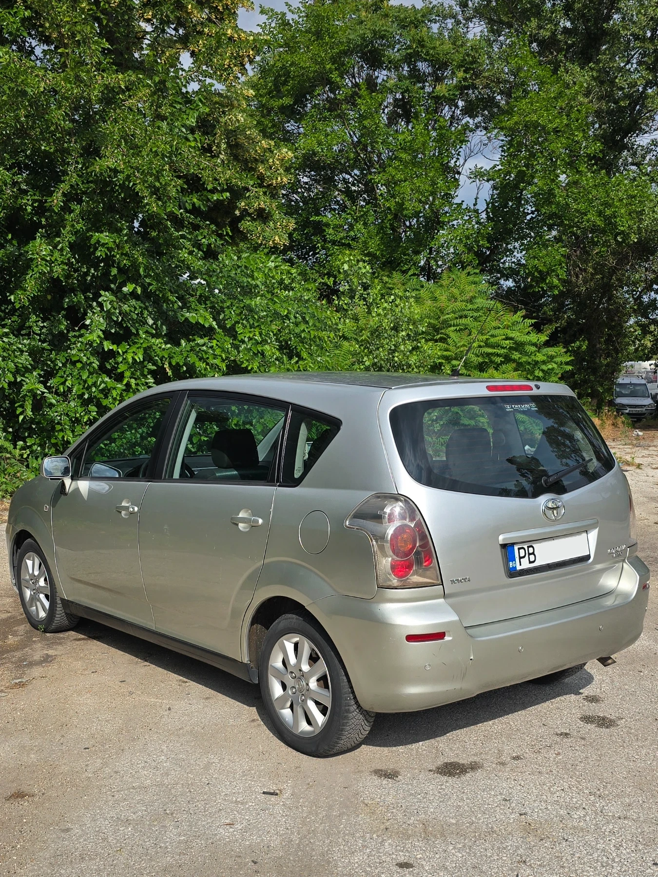 Toyota Corolla verso 2.0 d-4D, снимка 4 - Автомобили и джипове - 54959249