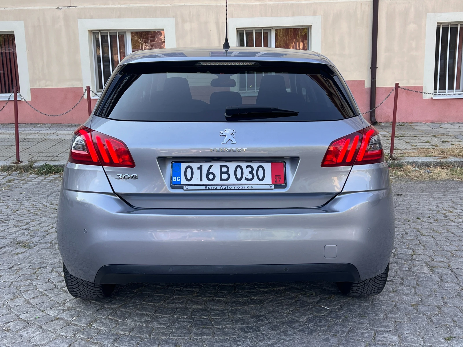 Peugeot 308 1.5BlueHDi EAT8 Allure НАПЪЛНО ОБСЛУЖЕН, снимка 5 - Автомобили и джипове - 55067581