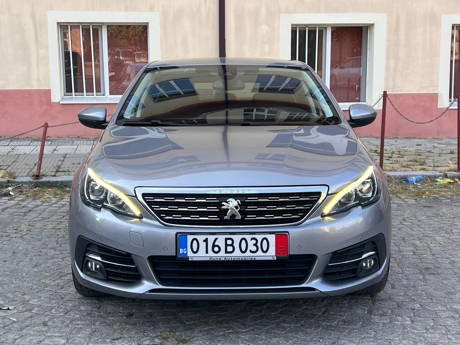 Peugeot 308 1.5BlueHDi EAT8 Allure НАПЪЛНО ОБСЛУЖЕН, снимка 2 - Автомобили и джипове - 55067581