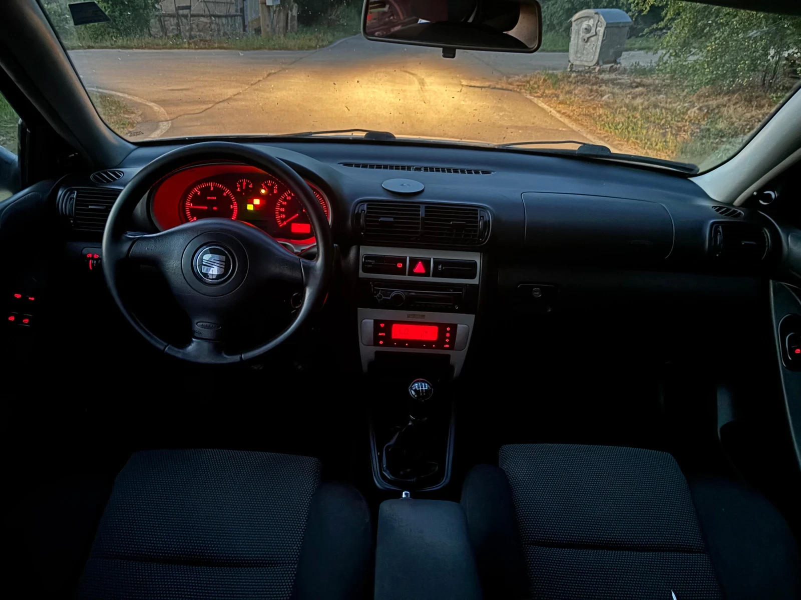 Seat Leon 1.9 TDI, снимка 13 - Автомобили и джипове - 55157857