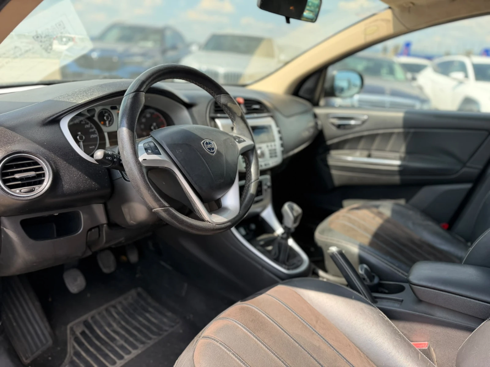 Lancia Delta / 1.4I / 120HP / КОЖА / , снимка 9 - Автомобили и джипове - 55563229