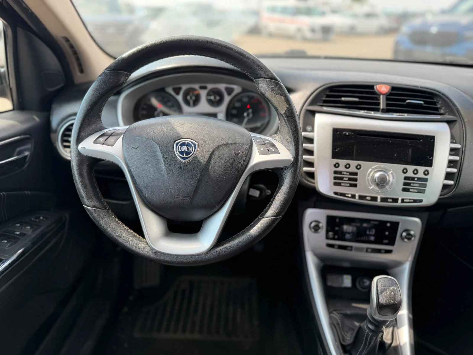 Lancia Delta / 1.4I / 120HP / КОЖА / , снимка 14 - Автомобили и джипове - 55563229