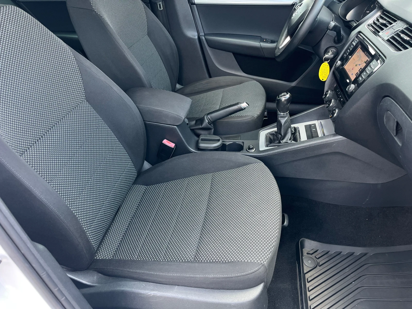 Skoda Octavia 1.4 G-Tec / Distronic, снимка 12 - Автомобили и джипове - 55642601