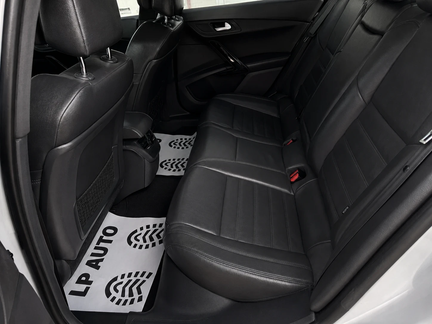 Peugeot 508 2.0HDI* 163k.c* КОЖА* НАВИ* ПОДГРЕВ, снимка 11 - Автомобили и джипове - 55936584