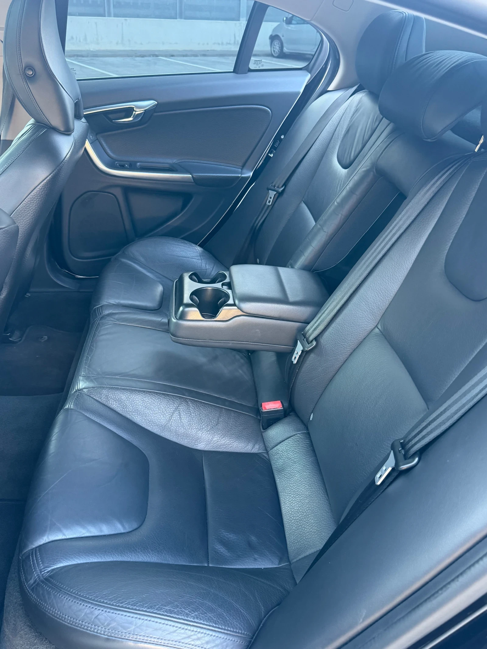 Volvo S60 D5 205 4x4 , снимка 13 - Автомобили и джипове - 56061964