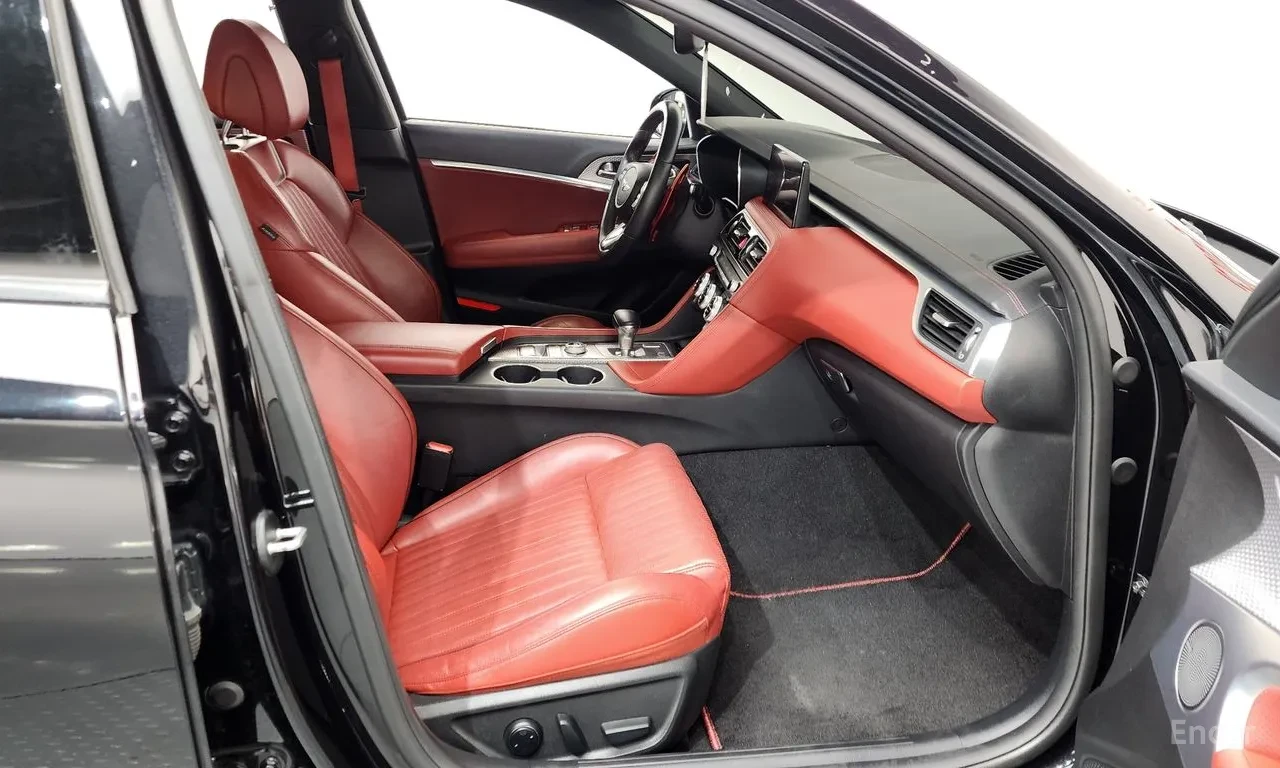 Genesis G70 3.3 T-GDI 4WD / DIGITAL / ОБДУХ / DISTRONIC / HUD, снимка 16 - Автомобили и джипове - 56152722