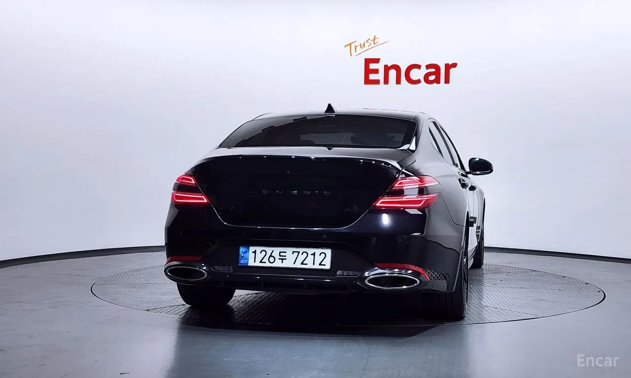 Genesis G70 3.3 T-GDI 4WD / DIGITAL / ОБДУХ / DISTRONIC / HUD, снимка 4 - Автомобили и джипове - 56152722