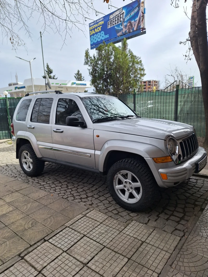 Jeep Cherokee, снимка 1 - Автомобили и джипове - 49553798