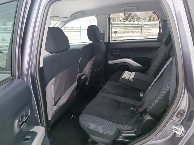 Mitsubishi Outlander 2.4i-170кс-ШВЕЙЦАРИЯ-РЪЧКА-4Х4, снимка 11 - Автомобили и джипове - 53065531