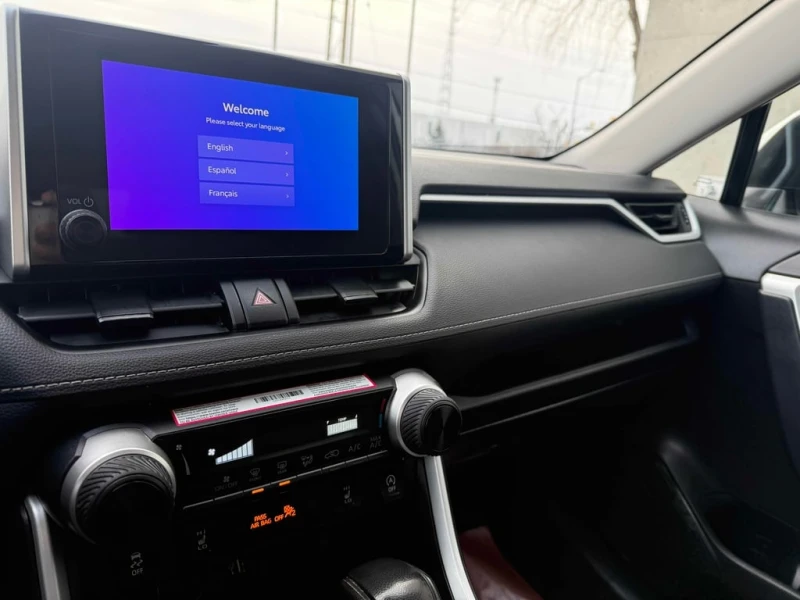 Toyota Rav4 * LE AWD * ПОДГРЕВ * ОТ ПРЕДСТАВИТЕЛСТВО, снимка 14 - Автомобили и джипове - 53401050