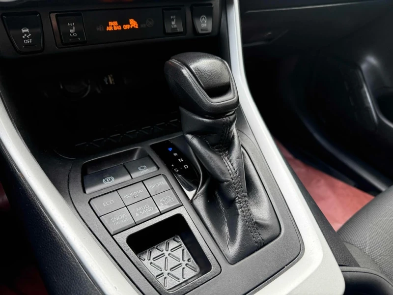 Toyota Rav4 * LE AWD * ПОДГРЕВ * ОТ ПРЕДСТАВИТЕЛСТВО, снимка 9 - Автомобили и джипове - 53401050