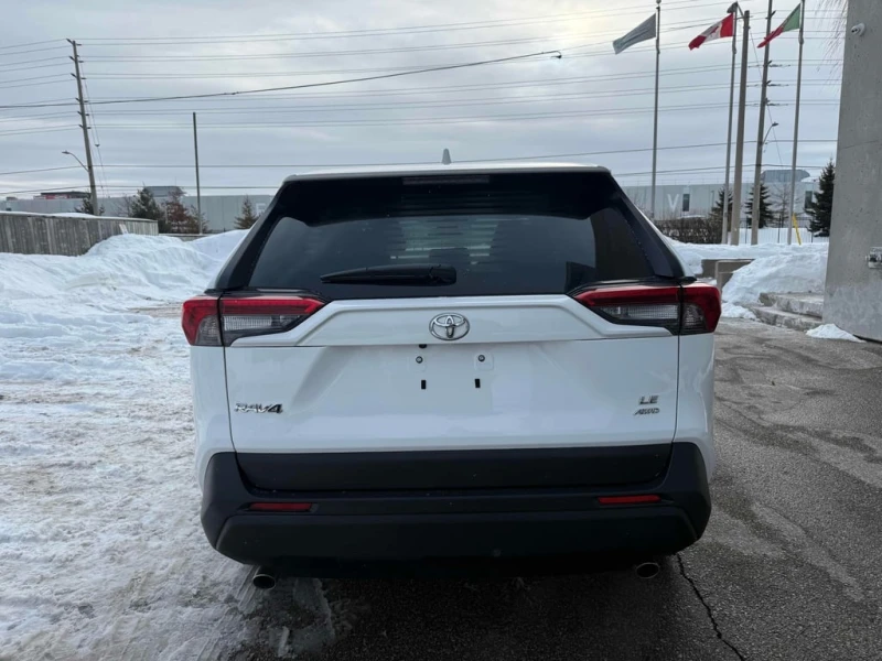 Toyota Rav4 * LE AWD * ПОДГРЕВ * ОТ ПРЕДСТАВИТЕЛСТВО, снимка 4 - Автомобили и джипове - 53401050