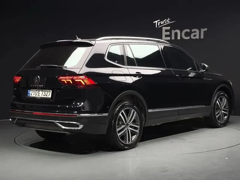 VW Tiguan, снимка 2 - Автомобили и джипове - 56687998