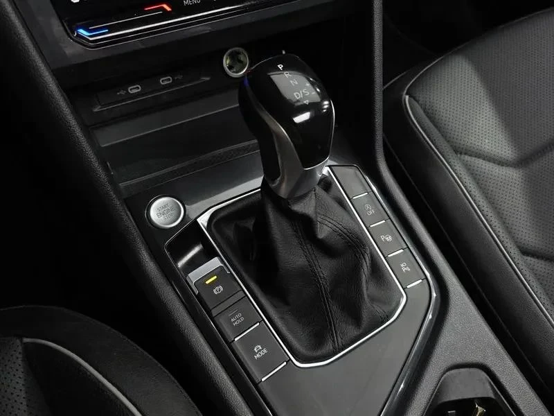 VW Tiguan, снимка 9 - Автомобили и джипове - 56687998