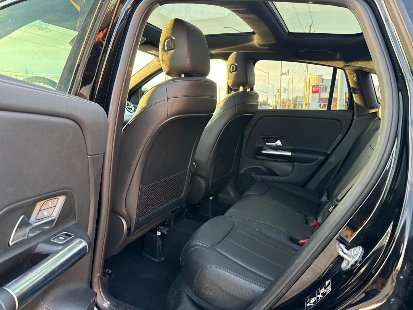 Mercedes-Benz GLA 250 AMG-pkg* CarPlay* Keyless* Камера* Подгрев* Пано, снимка 16 - Автомобили и джипове - 54065603