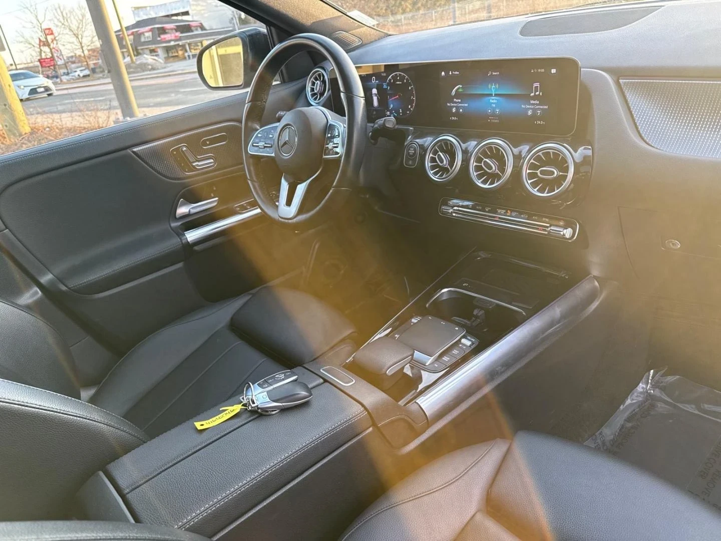 Mercedes-Benz GLA 250 AMG-pkg* CarPlay* Keyless* Камера* Подгрев* Пано, снимка 15 - Автомобили и джипове - 54065603