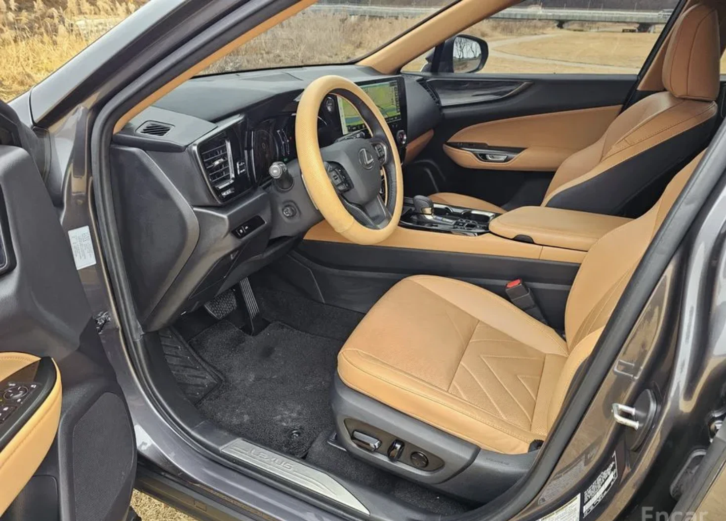 Lexus NX 450 HYBRID* PREMIUM* ПОДГРЕВ* ОБДУХВАНЕ* 360КАМЕРА* , снимка 9 - Автомобили и джипове - 54156569