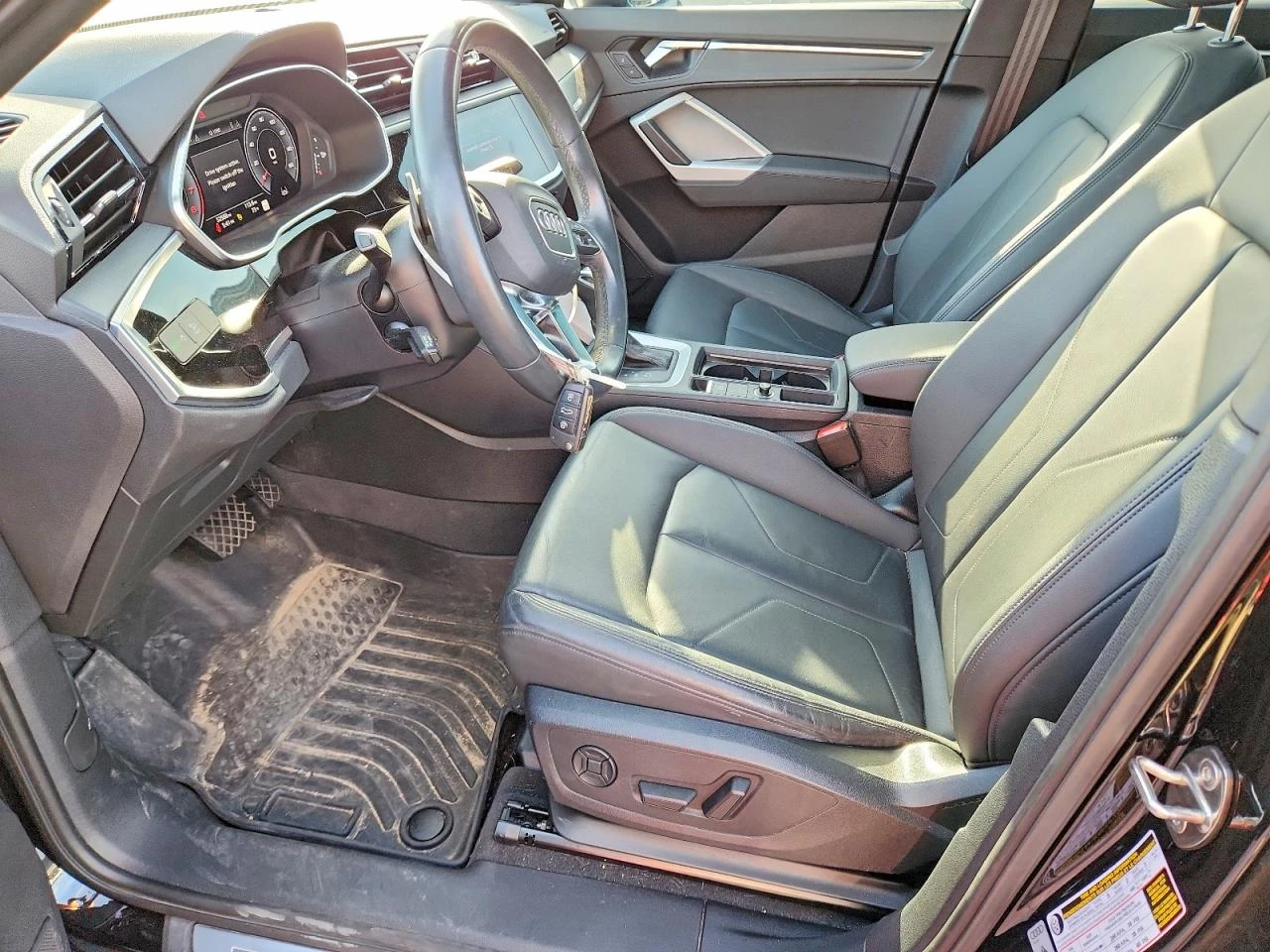 Audi Q3 2.0l Premium Plus S Line 45, снимка 7 - Автомобили и джипове - 54323113